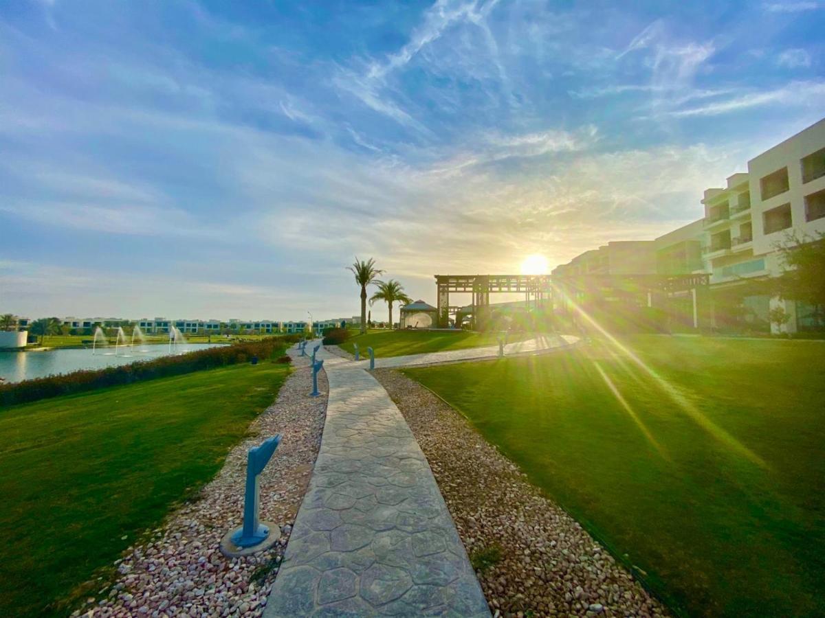 Retaj Salwa Resort & Spa Ντόχα Εξωτερικό φωτογραφία Sunrise at the Al-Shaqra residential complex