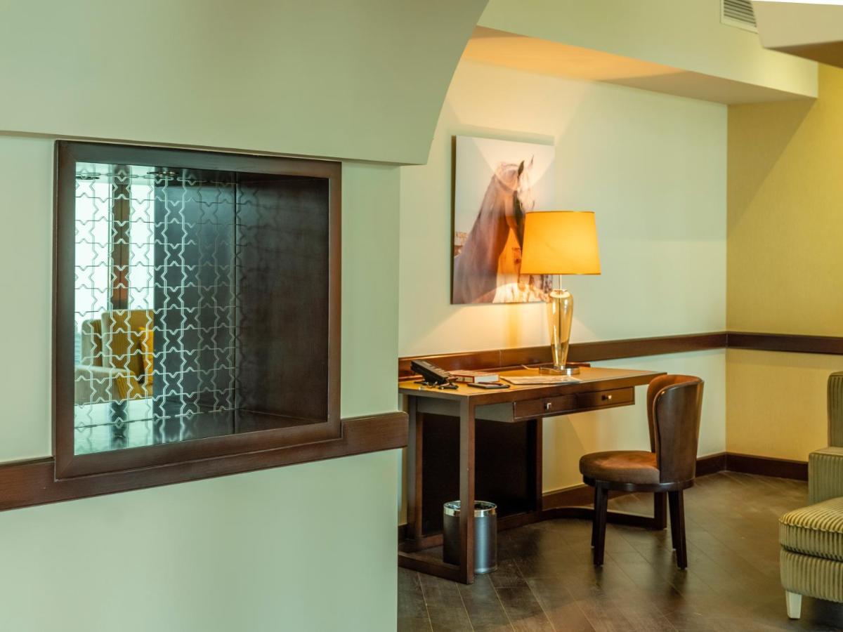 Retaj Salwa Resort & Spa Ντόχα Εξωτερικό φωτογραφία A room at the Inn at the Opera