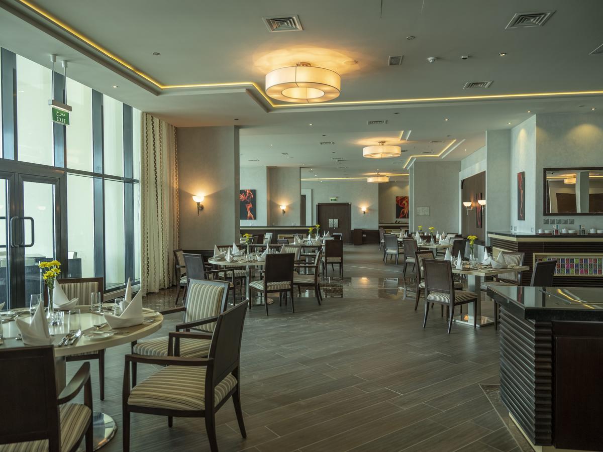 Retaj Salwa Resort & Spa Ντόχα Εξωτερικό φωτογραφία The restaurant at the hotel