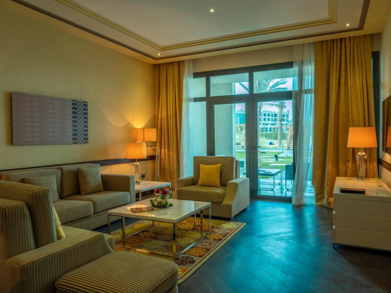 Retaj Salwa Resort & Spa Ντόχα Εξωτερικό φωτογραφία A living room at the hotel