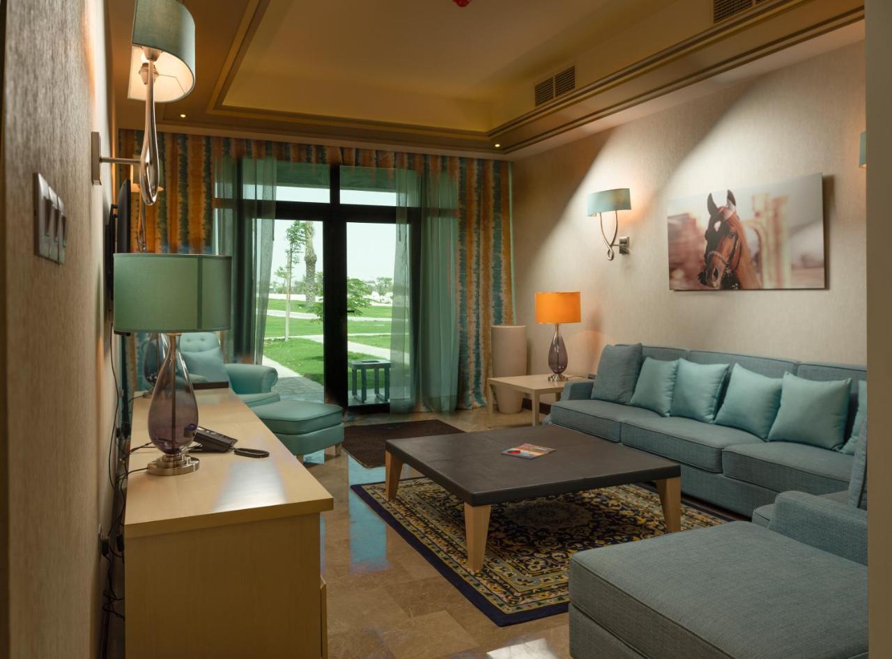 Retaj Salwa Resort & Spa Ντόχα Εξωτερικό φωτογραφία A living room in a suite at the Ritz-Carlton, Dubai