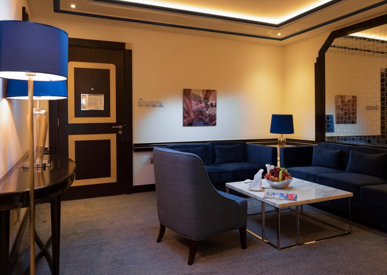 Retaj Salwa Resort & Spa Ντόχα Εξωτερικό φωτογραφία A suite at the hotel